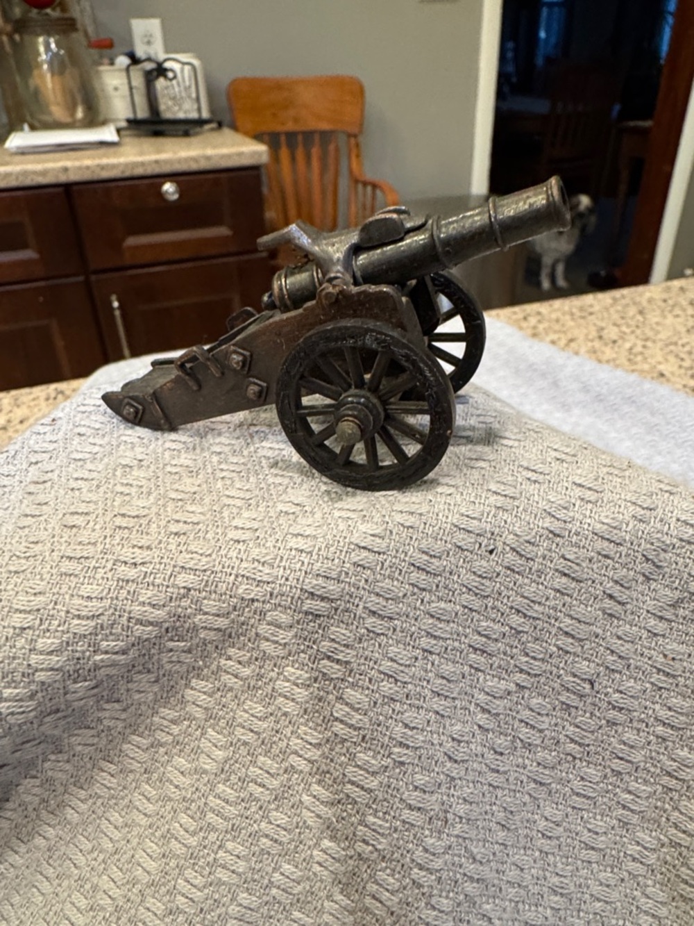 Antique-Style Decorative Mini Cannon - Black Metal Pencil Sharpener